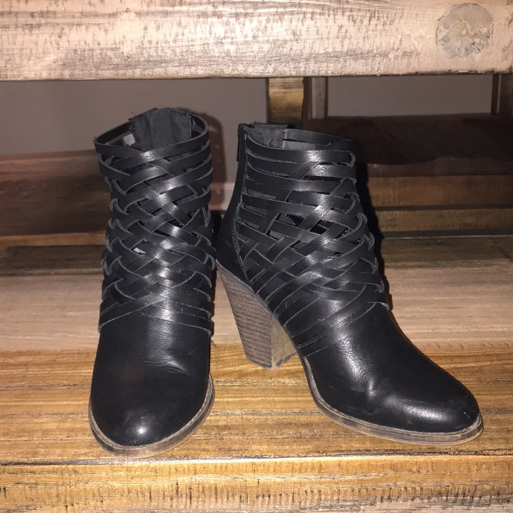 Fergalicious by Fergie Women’s Weaver Boot, Black size 6